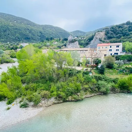 Piscine En Drome Provencale Repas Asiatique Sur Demande Taulignan